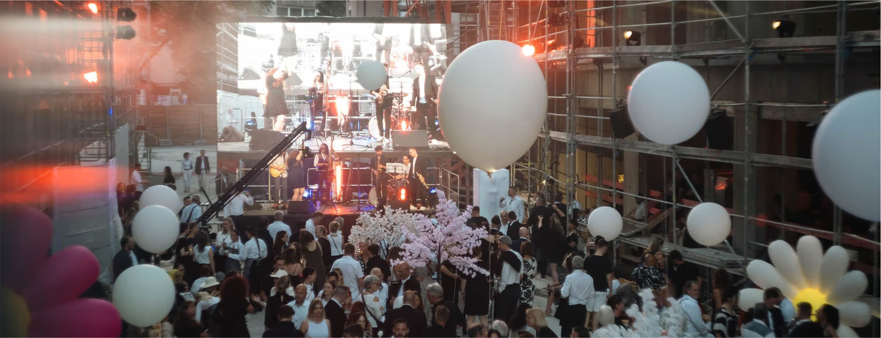 Leute auf einer Eventcatering Veranstaltung