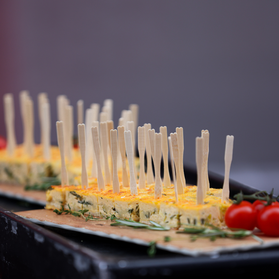 Mainyard Zeitreise Grundsteinlegung Fingerfood FLOW THE KITCHEN