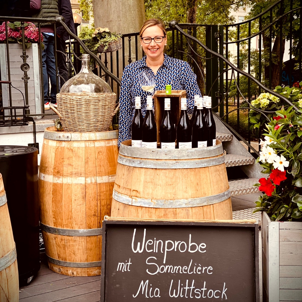 Börse Stuttgart Le Panther Sommerfest Weinprobe Sommelière Mia Wittstock  FLOW THE KITCHEN