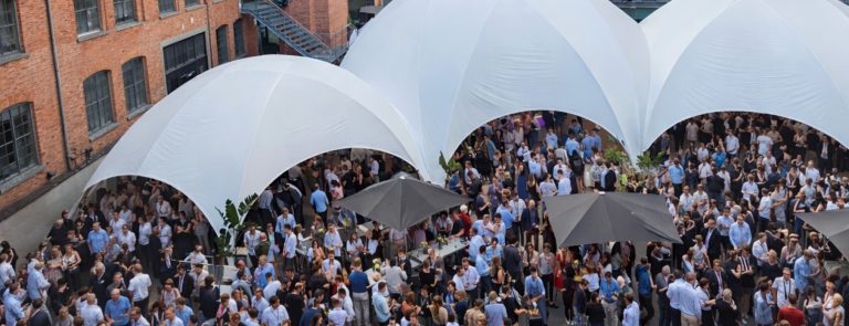 EY Klassikstadt Sommerfest Innenhof FLOW THE KITCHEN