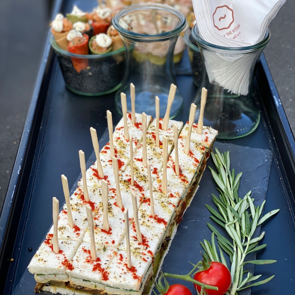 EY Klassikstadt Sommerfest Mini Sandwich Fingerfood FLOW THE KITCHEN