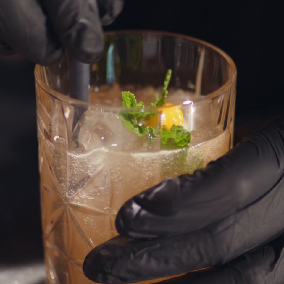 Latham & Watkins Hofgut Hünersdorff Drink FLOW THE KITCHEN