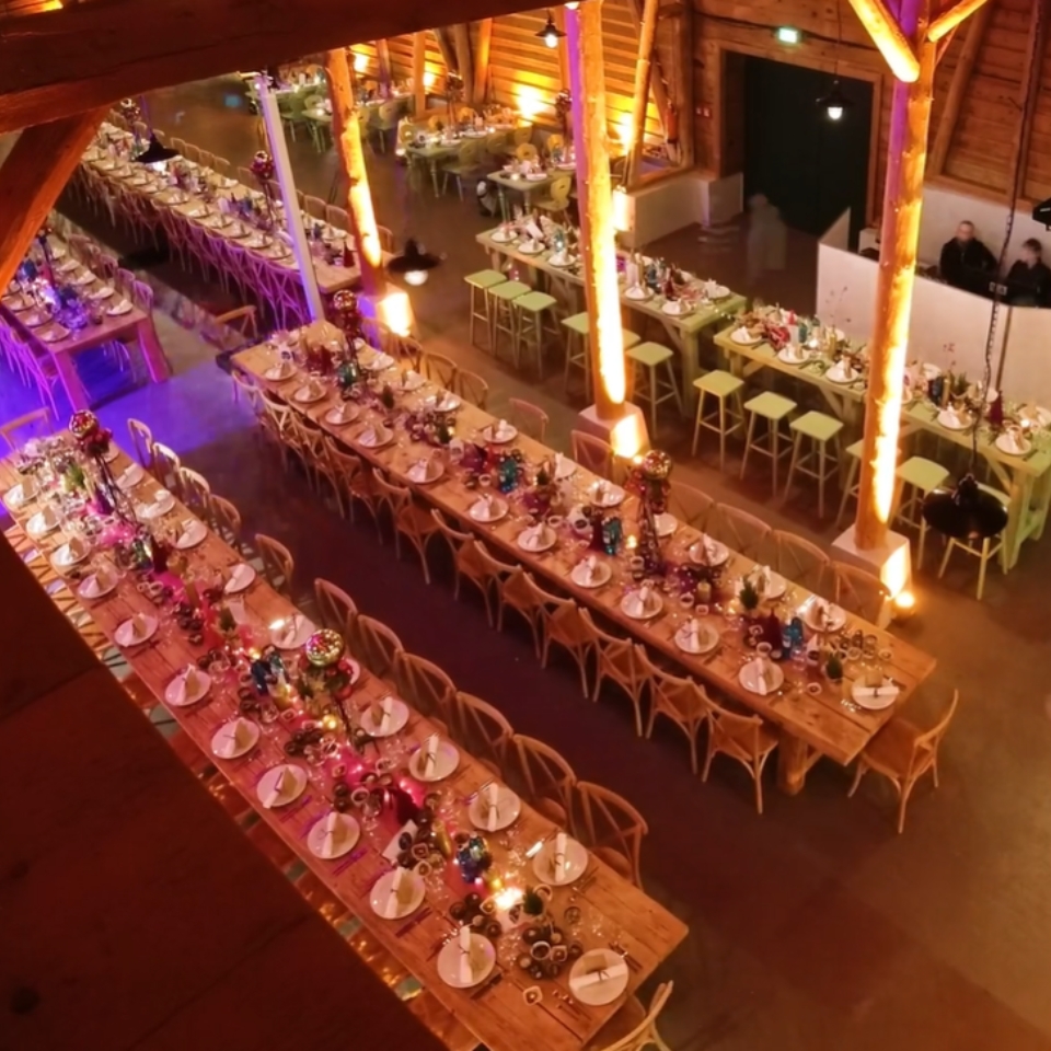 Latham & Watkins Hofgut Hünersdorff Tische FLOW THE KITCHEN