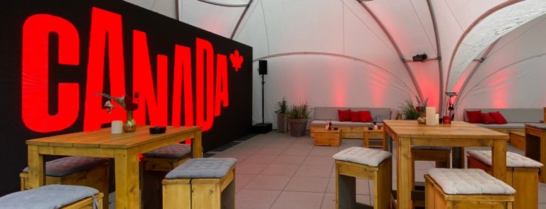 Le Panther Messe Party Light and Building Location Canada FLOW THE KITCHEN