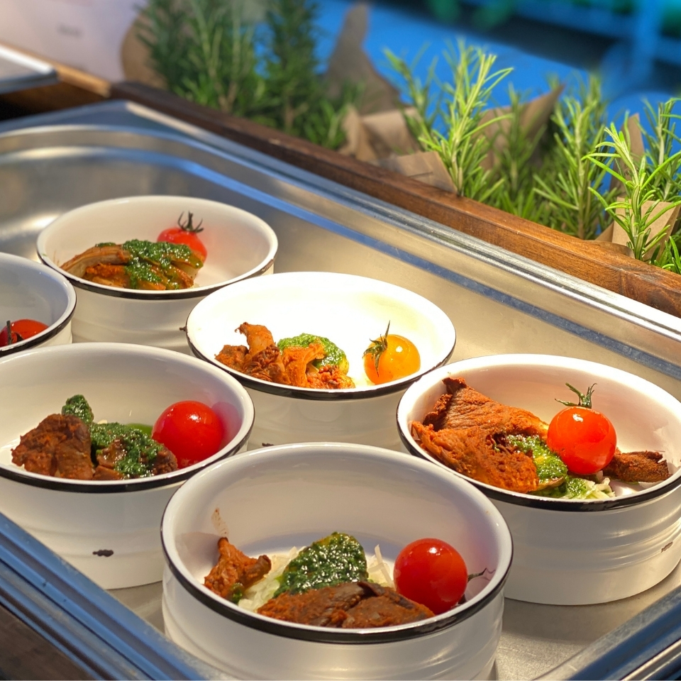 Le Panther Messe Party Light and Building Food FLOW THE KITCHEN