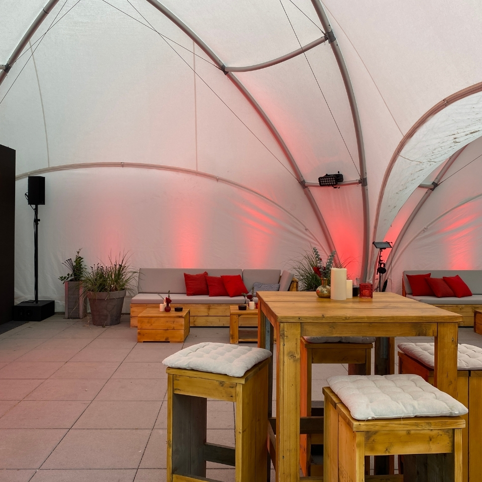 Le Panther Messe Party Light and Building Location FLOW THE KITCHEN