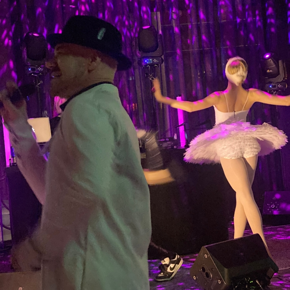 Ruby Hotels HANNA Stuttgart Opening Band Ballerina FLOW THE KITCHEN