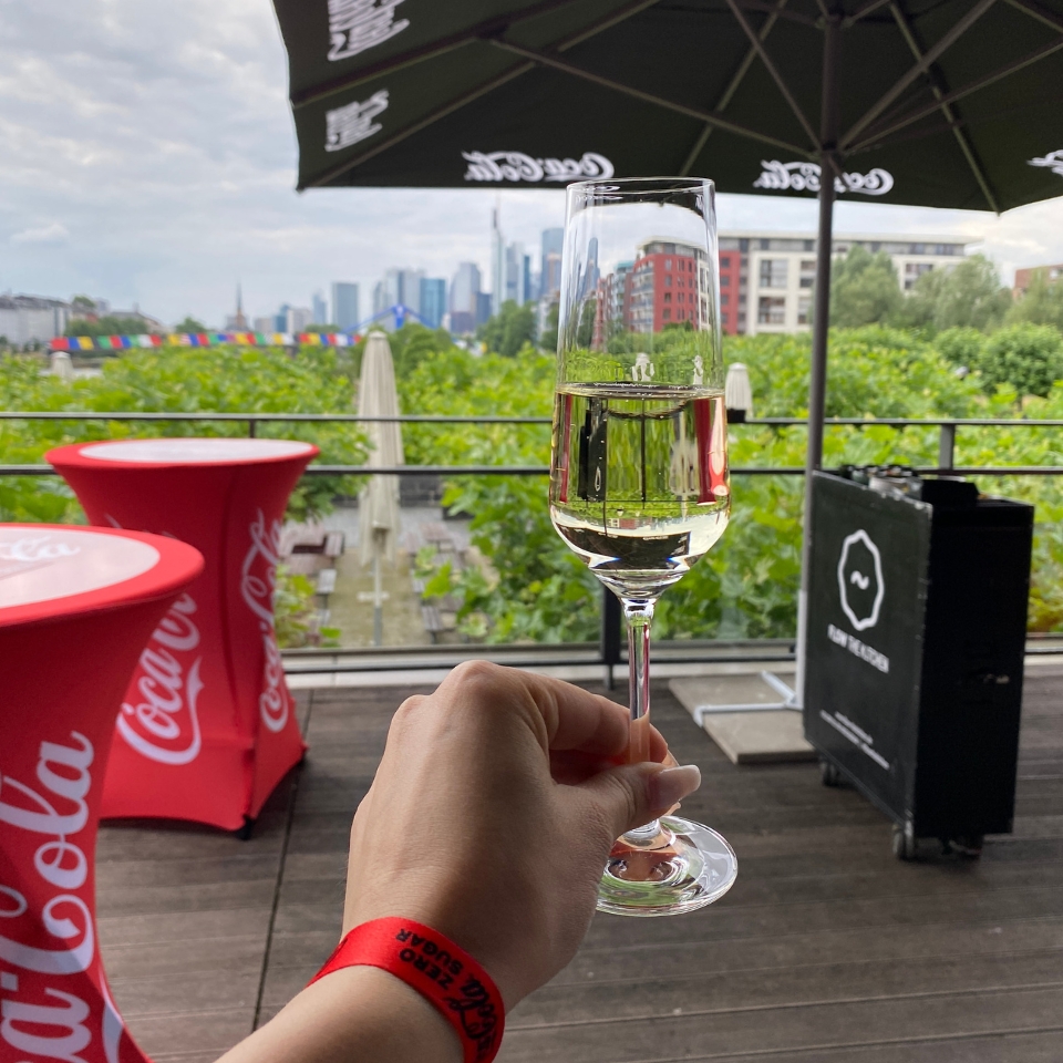 Coca Cola Oosten EM-Event Sektglas und Aussicht FLOW THE KITCHEN 