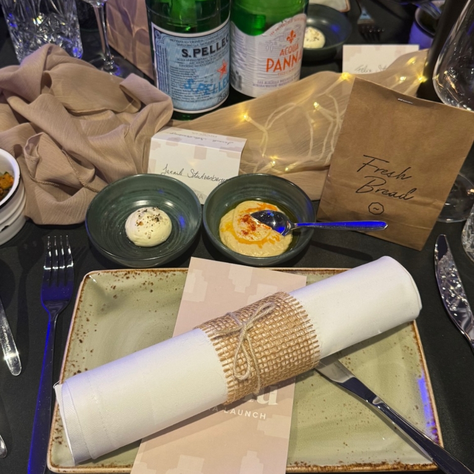 De Longhi Le Panther Dinner und Tischdeko FLOW THE KITCHEN