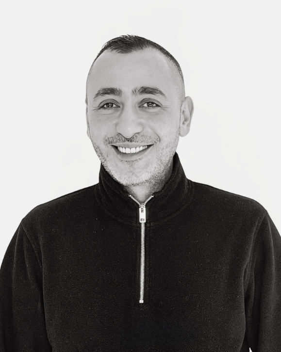 RTachid ein mitarbeiter von flow the kitchen der für die Logistik verantwortlich ist