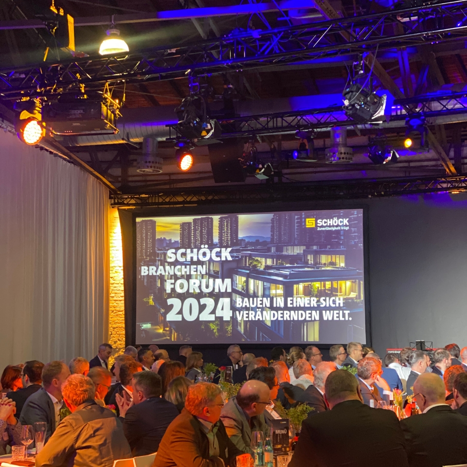Schöck Bauteile Alte Lokhalle Mainz Leinwand Gäste FLOW THE KITCHEN