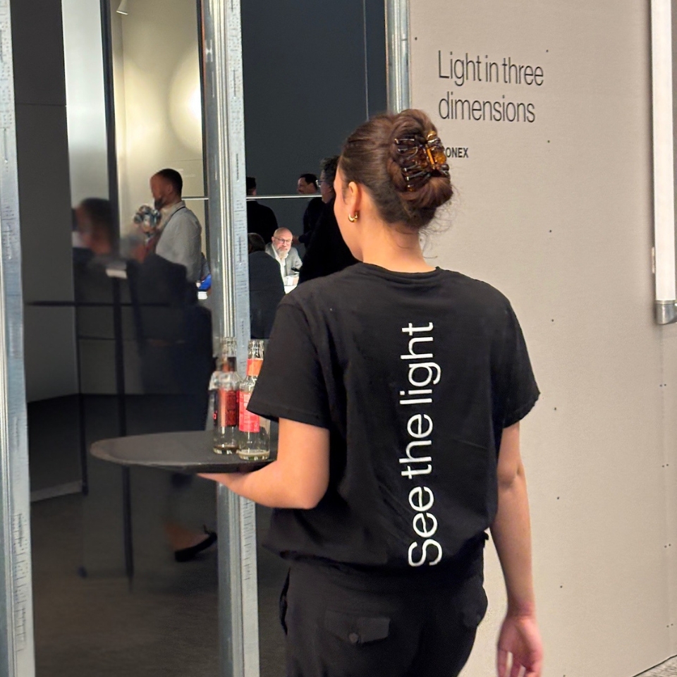 XAL Light+Building Messe Servicekräfte FLOW THE KITCHEN