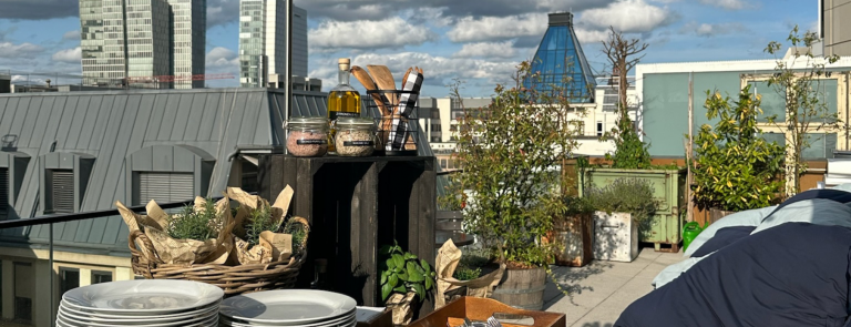 BBQ Catering Frankfurt Sommerfest auf der Omniturm Terrasse FLOW THE KITCHEN EVENT CATERING (2)