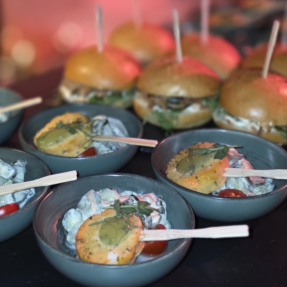UBS Weihnachtsfeier Momentum Palais Frankfurt Fingerfood FLOW THE KITCHEN 