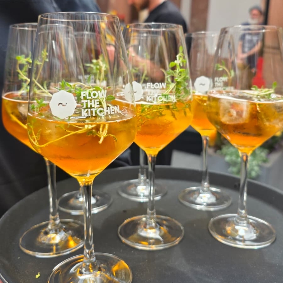 Nestlé Palais Thurn & Taxis Frankfurt FLOW Spritz Rosehip, Pear, Rosemary FLOW THE KITCHEN