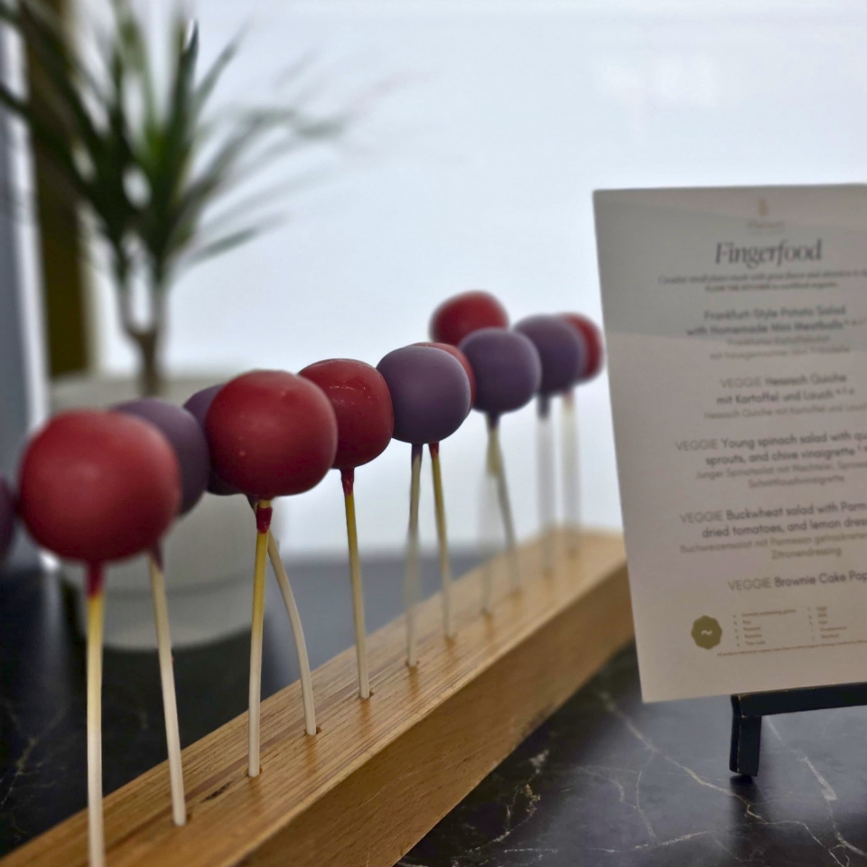 Radisson IMEX Cake Pops FLOW THE KITCHEN